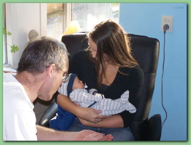 602x451 pixels (28K)